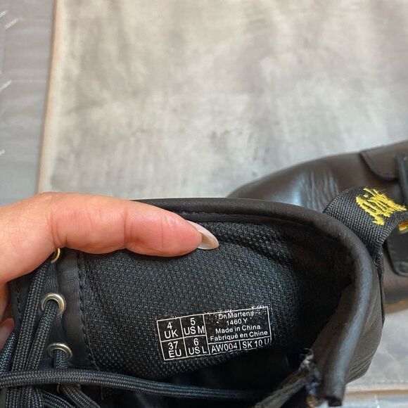 Dr. Martens genuine leather boots, size 7 - Picture 7 of 8